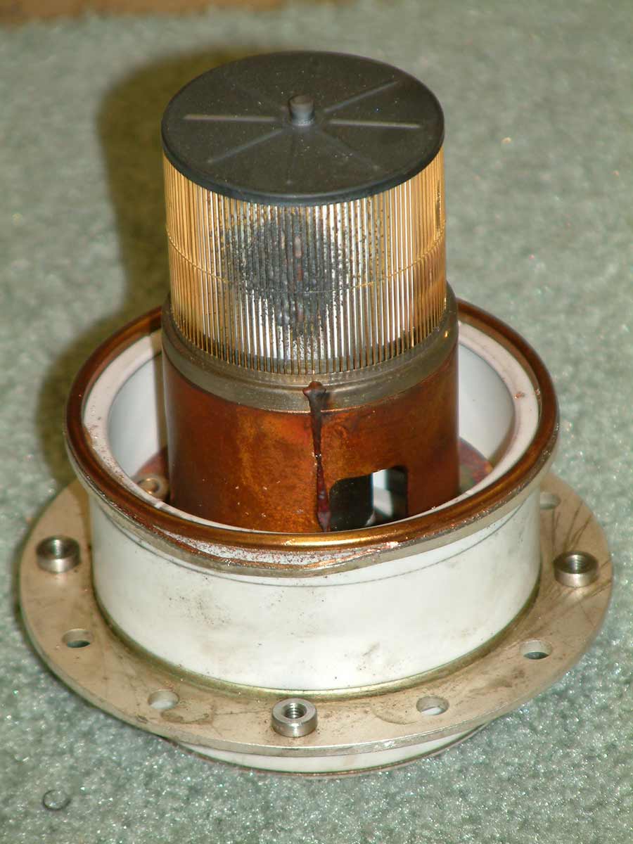 Vacuum power tubes, using old valves, and vacuum tube failures